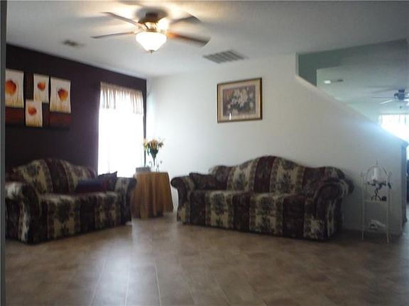 3rd image of 4015 Willow Leaf Ct