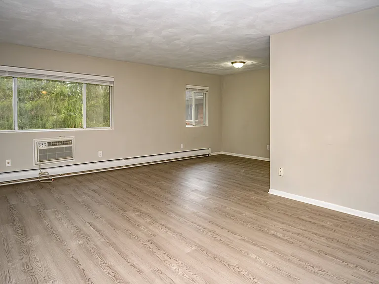 Country Manor Apartment Homes — Photo 8