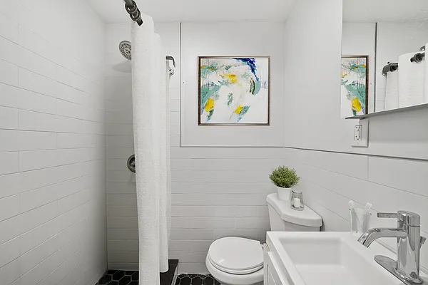 Rented by Vector New York, LLC | media 17