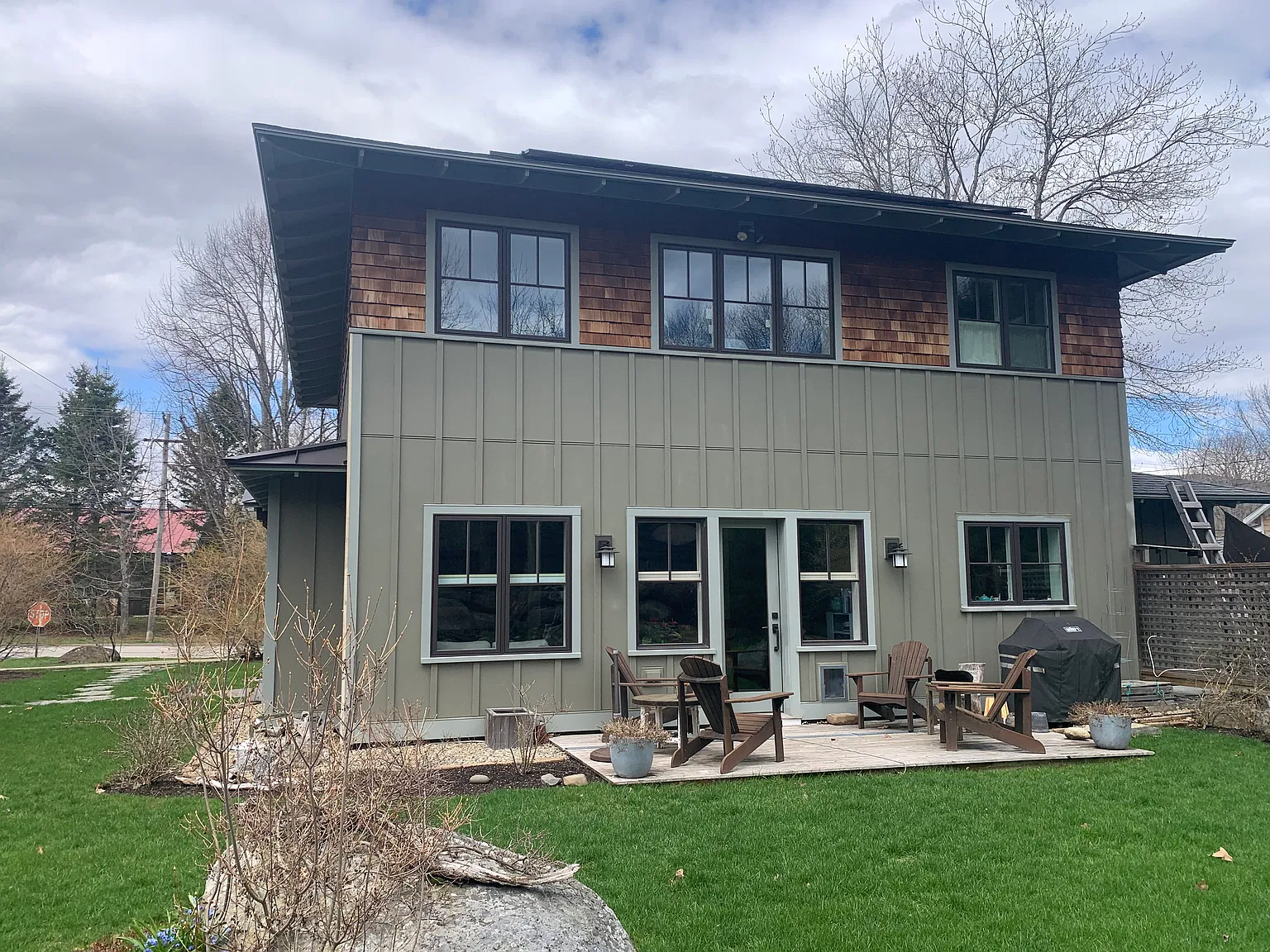 2 bed, 2200 sqft, $1,350 — Photo 1