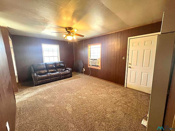 4th image of 905 9th St