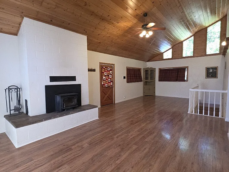 24041 Pine Cone Rd — Photo 1