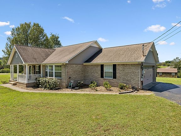 4th image of 306 Davis Green Ln