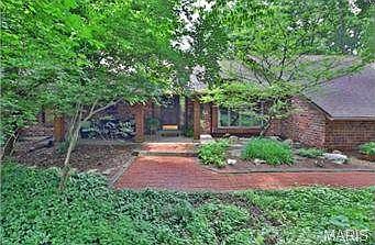 1st image of 206 Hewlett Ct