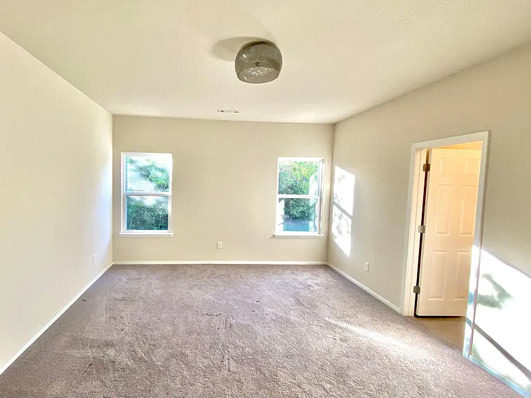 1177 S Springfield Dr — Photo 17