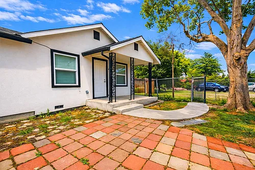 2737 29th Ave Photo 1