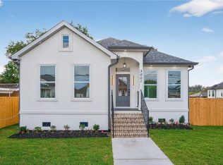 3001 Plaza Dr, Chalmette, LA 70043