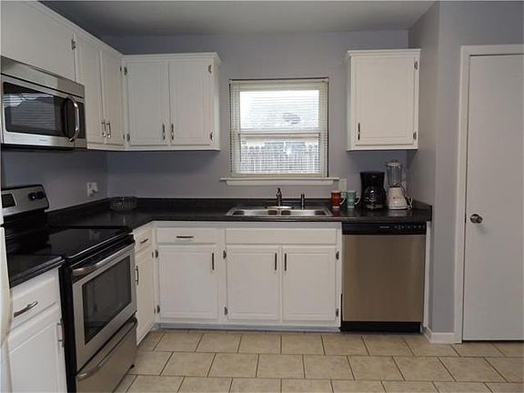 5th image of 4025 Deerglen Dr