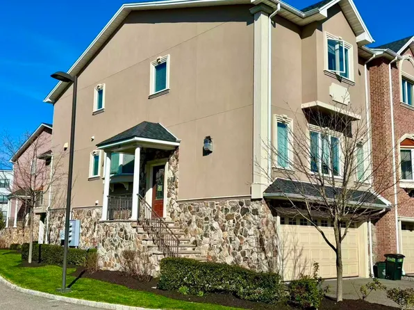 25 Jacobs Landing Way image 1 of 43