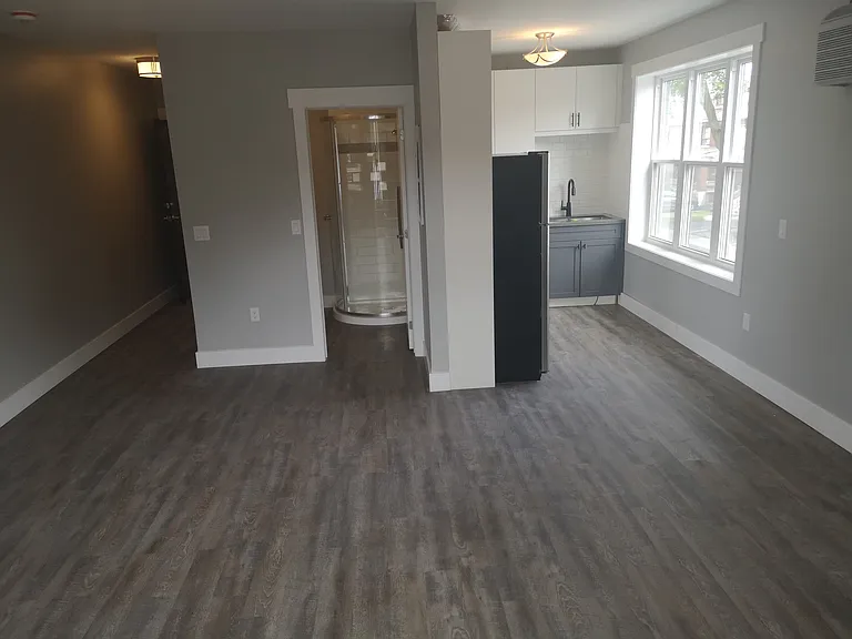 1143 Main St E #1 — Photo 11