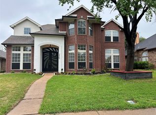 2835 Panorama Dr, Carrollton, TX 75007