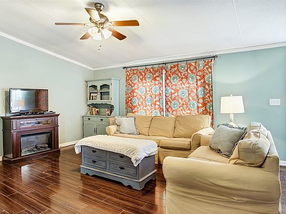 4th image of 104 Cypress Springs Dr