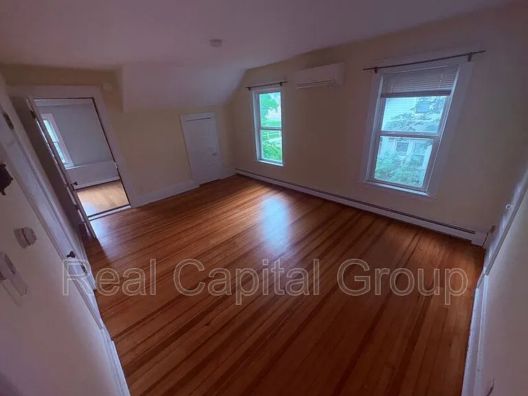 376 Kenwood Ave — Photo 34