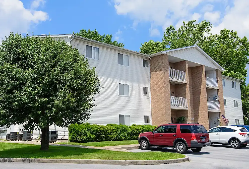 Saylor Park Apartments — Photo 2