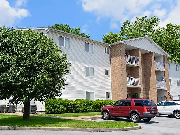 Saylor Park Apartments — Photo 2