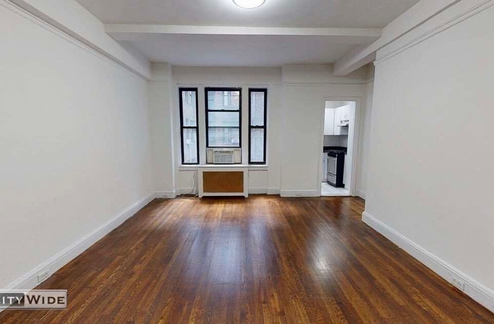 1st image of 140 E 46th St #8Y
