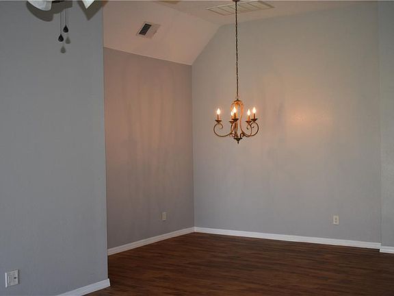4th image of 30627 Totteridge Pl