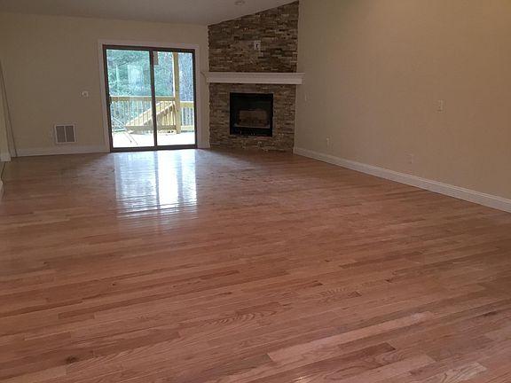 4th image of 33 Renwick Dr Lot 17