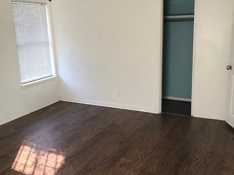 801 N Crawford St — Photo 4