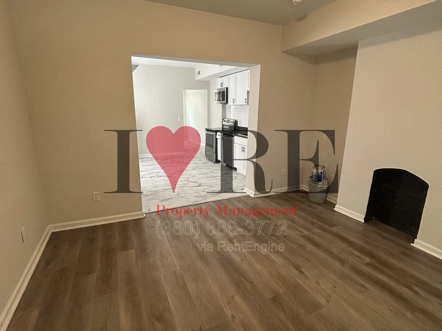 3 bed, 1.5 bath, 1305 sqft, $1,200 — Photo 4