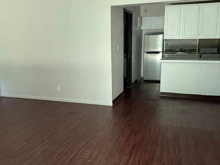 2829 Douglas Oaks — Photo 1
