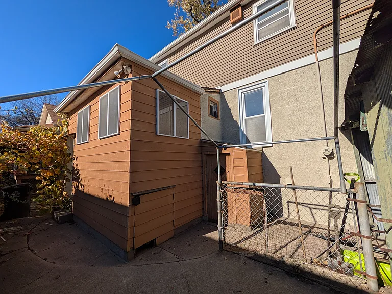 1516 Lee St — Photo 48
