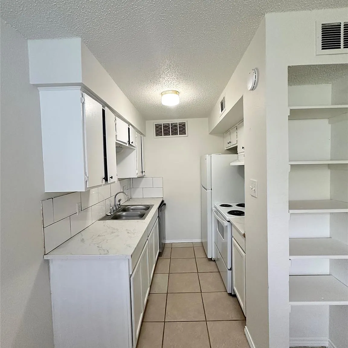 1 bed, 1.0 bath, 450 sqft, $950 — Photo 1
