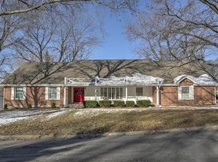 1308 Meadow Ln, Liberty, MO 64068
