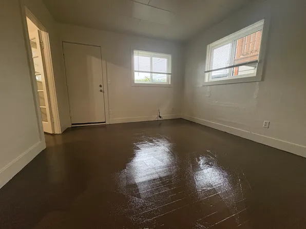 1097 S 4th St, Coos Bay, OR 97420