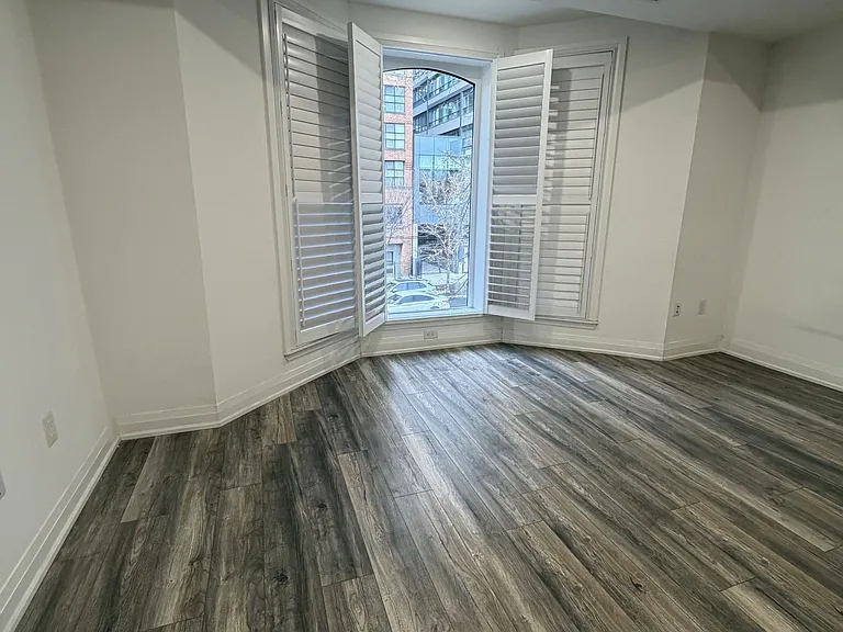 217 Jarvis St #5 — Photo 5