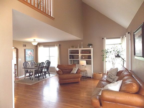 3rd image of 414 Newport Cir