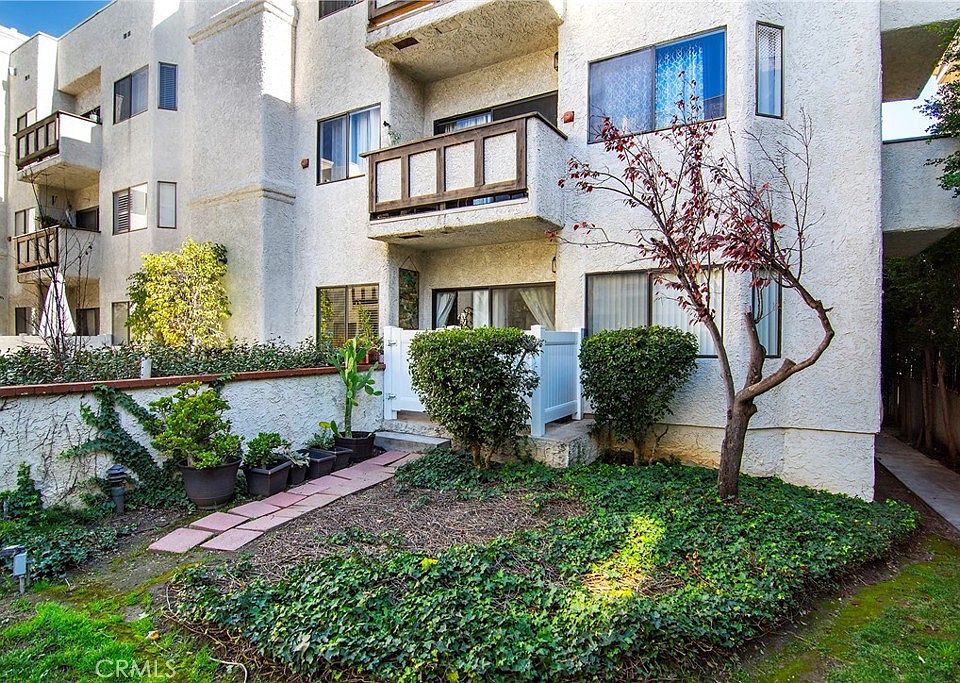 1st image of 17914 Magnolia Blvd Unit 136