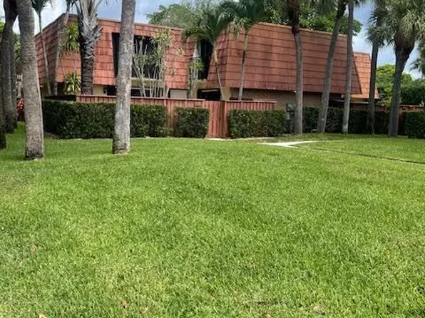 407 Live Oak Lane, Boynton Beach, FL 33436