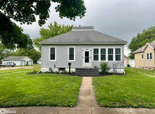856 Franklin St, Wapello, IA 52653