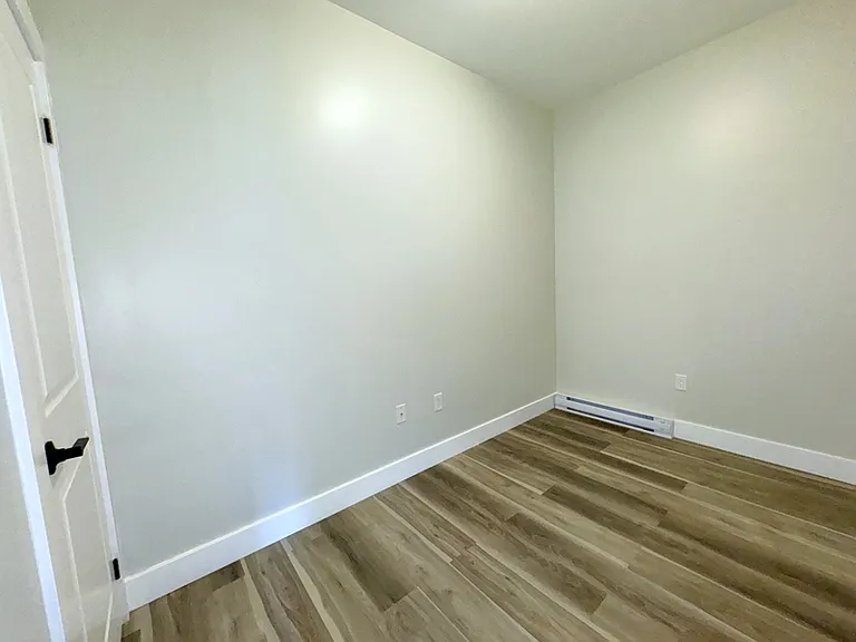 61 Thompsons Rd W #201 — Photo 16