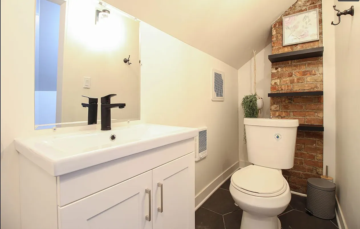 3 bed, 1200 sqft, $2,150 — Photo 3