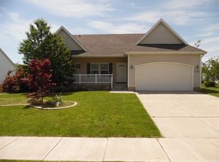 1330 S Banbury Dr, Syracuse, UT 84075