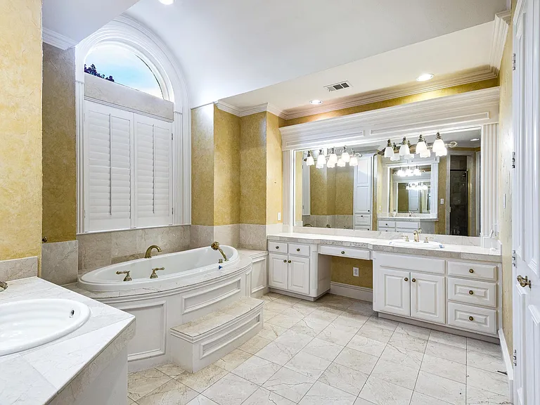 5933 King William Dr — Photo 4