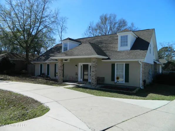 87129 Golf Club Dr, Diamondhead, MS 39525