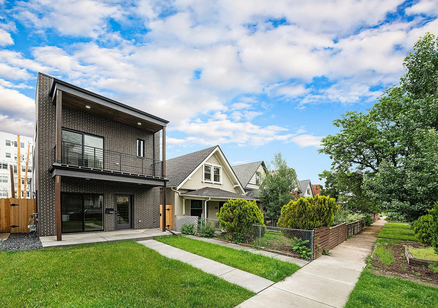 Front Duplex in Denver's Jefferson Park Neighborhood! — Photo 2