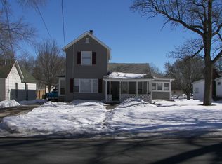 508 S 3rd St, Fisher, IL 61843