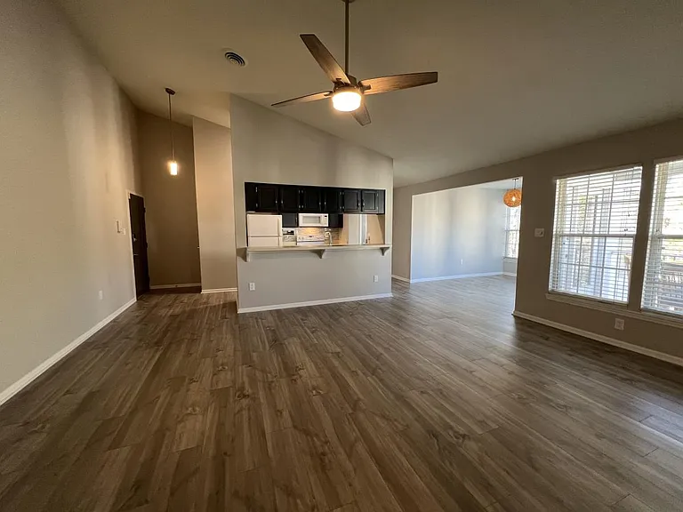 9387 Horse Castle Ct #810 — Photo 4