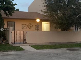 19561 NW 55th Circle Pl, Opa Locka, FL 33055
