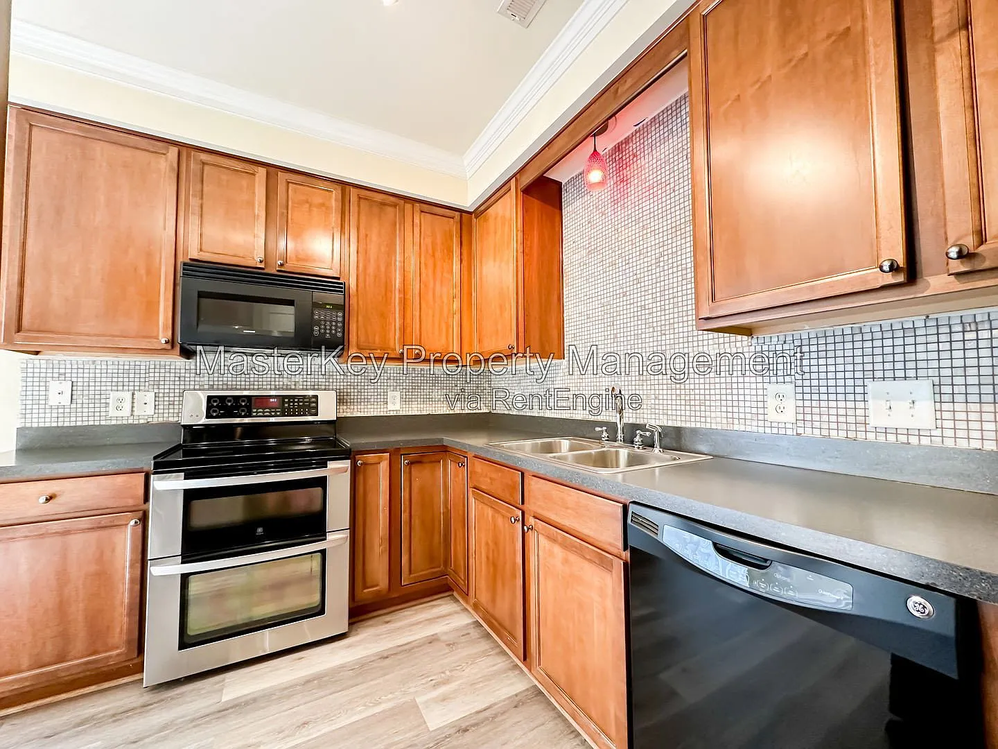 2 bed, 2.5 bath, 1400 sqft, $1,795 — Photo 3