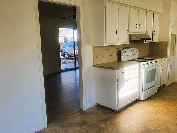 5th image of 2811 Lisa Ln