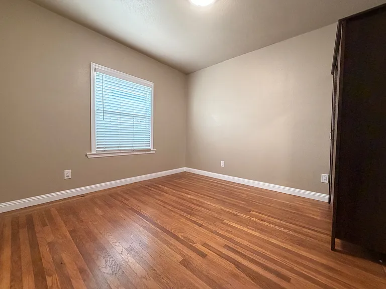 236 Chicago Way — Photo 10