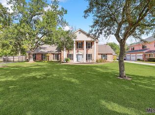 6221 Gabriel Oaks Dr, Baton Rouge, LA 70820