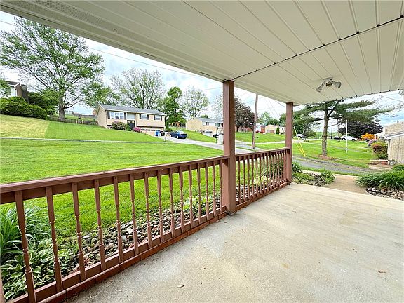 4th image of 11600 Dennis Cir