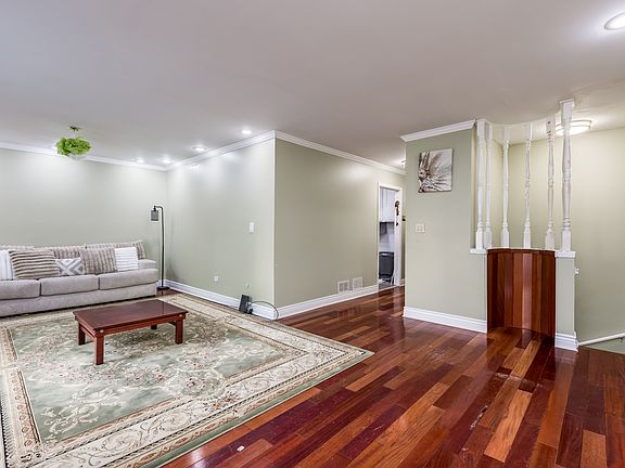 2nd image of 6126 N Francisco Ave #1