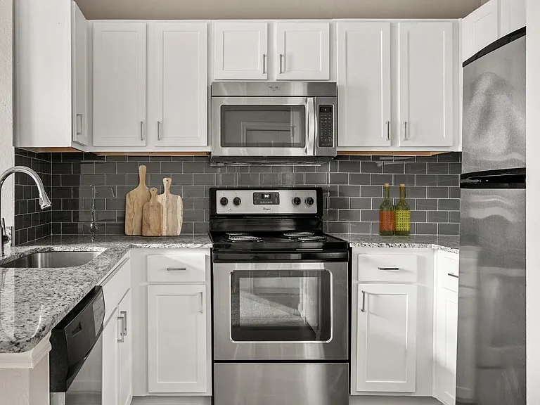 75 West — Photo 2